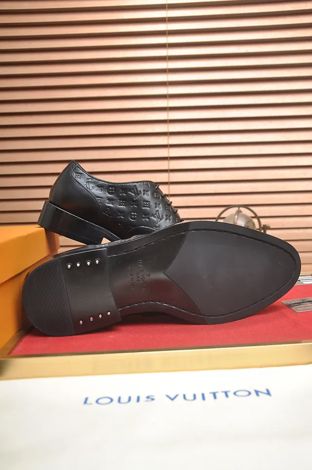 Louis Vuitton Monogram-Embossed Cap-Toe Oxford Shoes 3