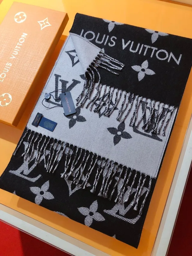 Louis Vuitton Monogram Floral Écharpe Noire et Grise en Cachemire 5