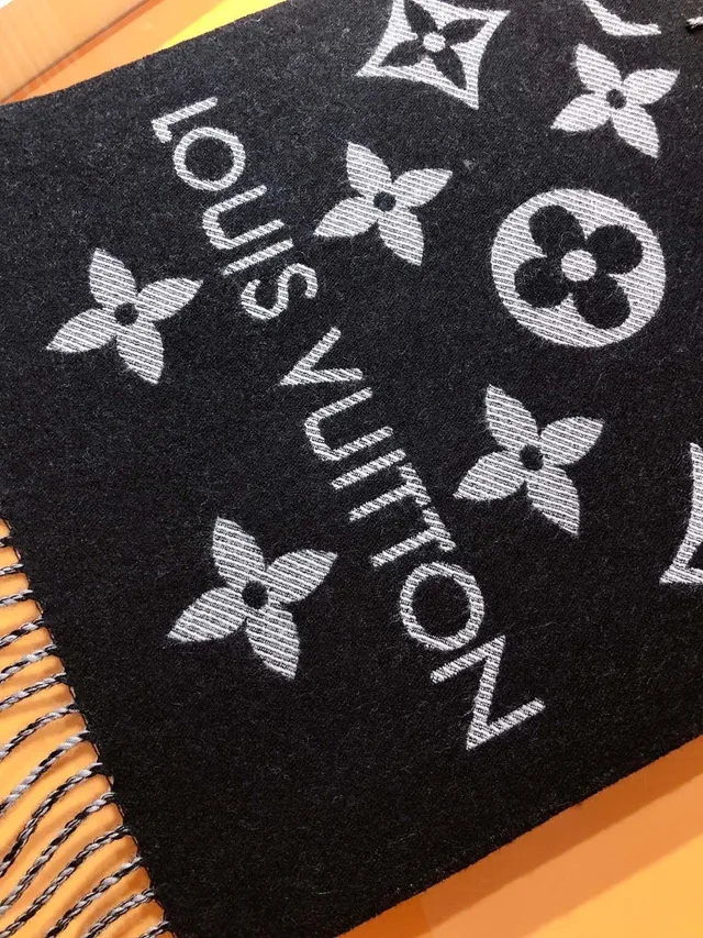 Louis Vuitton Monogram Floral Écharpe Noire et Grise en Cachemire 8