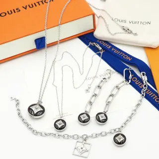 Louis Vuitton Monogram Flower 黑色银链环珐琅吊坠项链