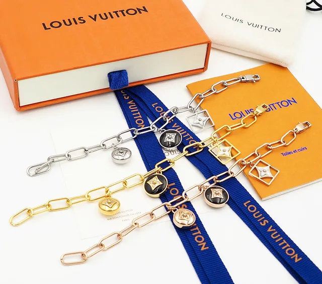 Louis Vuitton Monogram Flower Black Silver Chain-Link Enamel Pendants Necklace 2