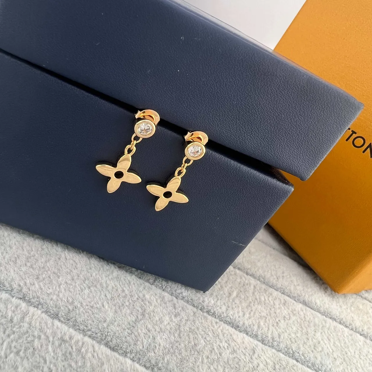 Louis Vuitton Monogram Flower Crystal Stud Dangling Earrings 4