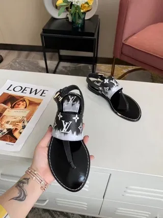 Louis Vuitton Monogram Gradient Strap Thong Casual Sandals 2
