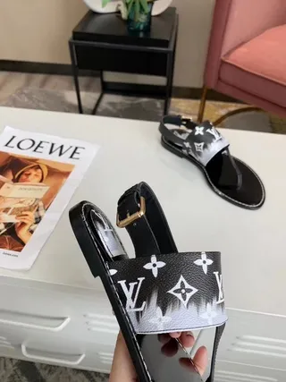 Louis Vuitton Monogram Gradient Strap Thong Casual Sandals 3