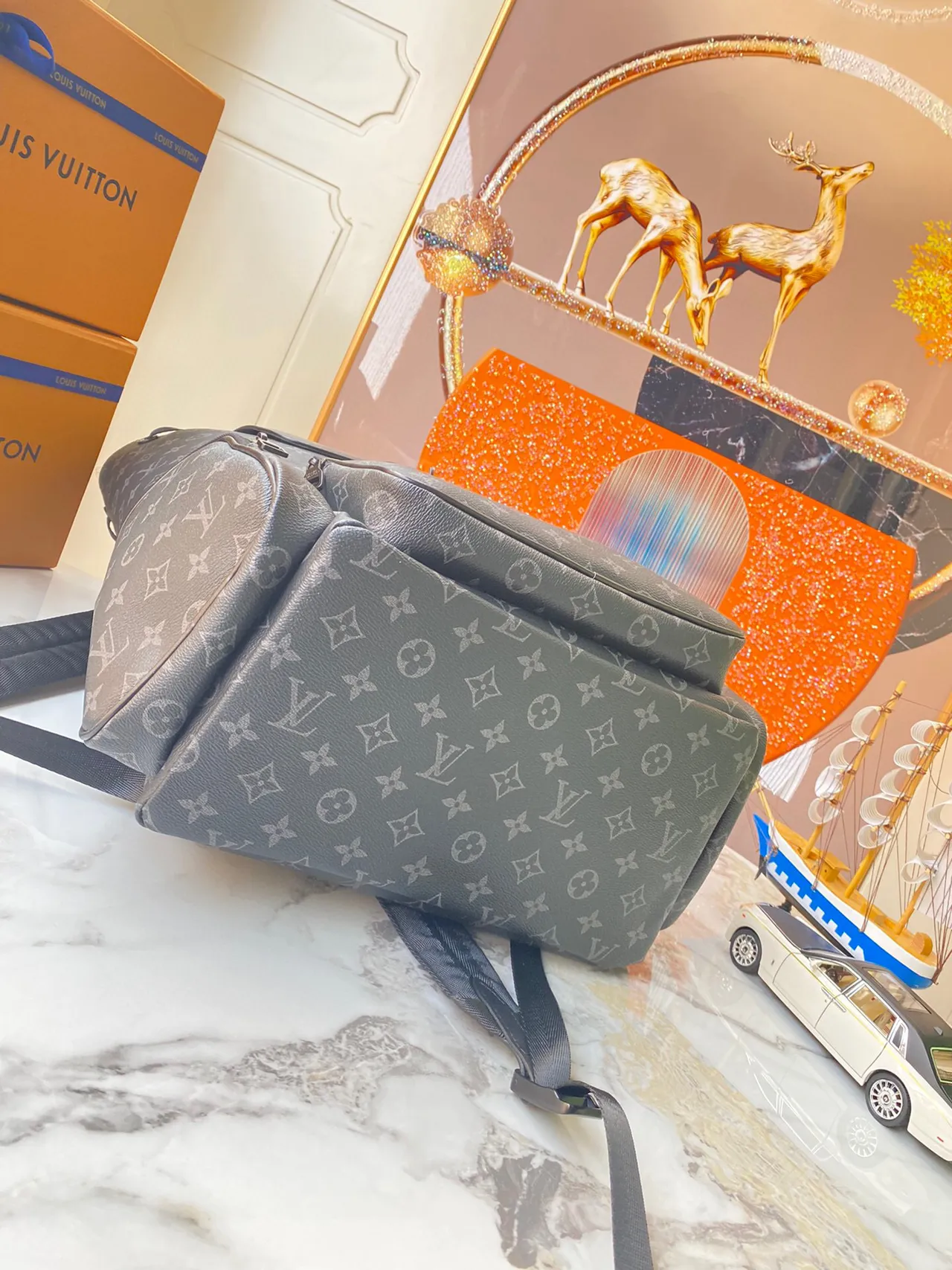 حقيبة ظهر كاجوال Louis Vuitton Monogram رمادي أسود مع إغلاق أمامي 7