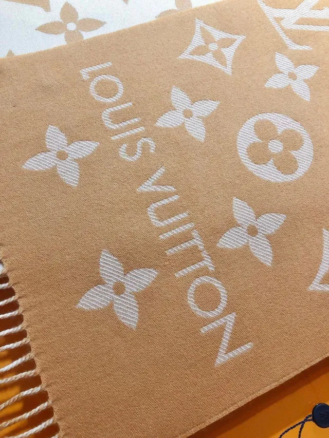 Louis Vuitton Monogram Jacquard cachecol bege e branco de caxemira 8