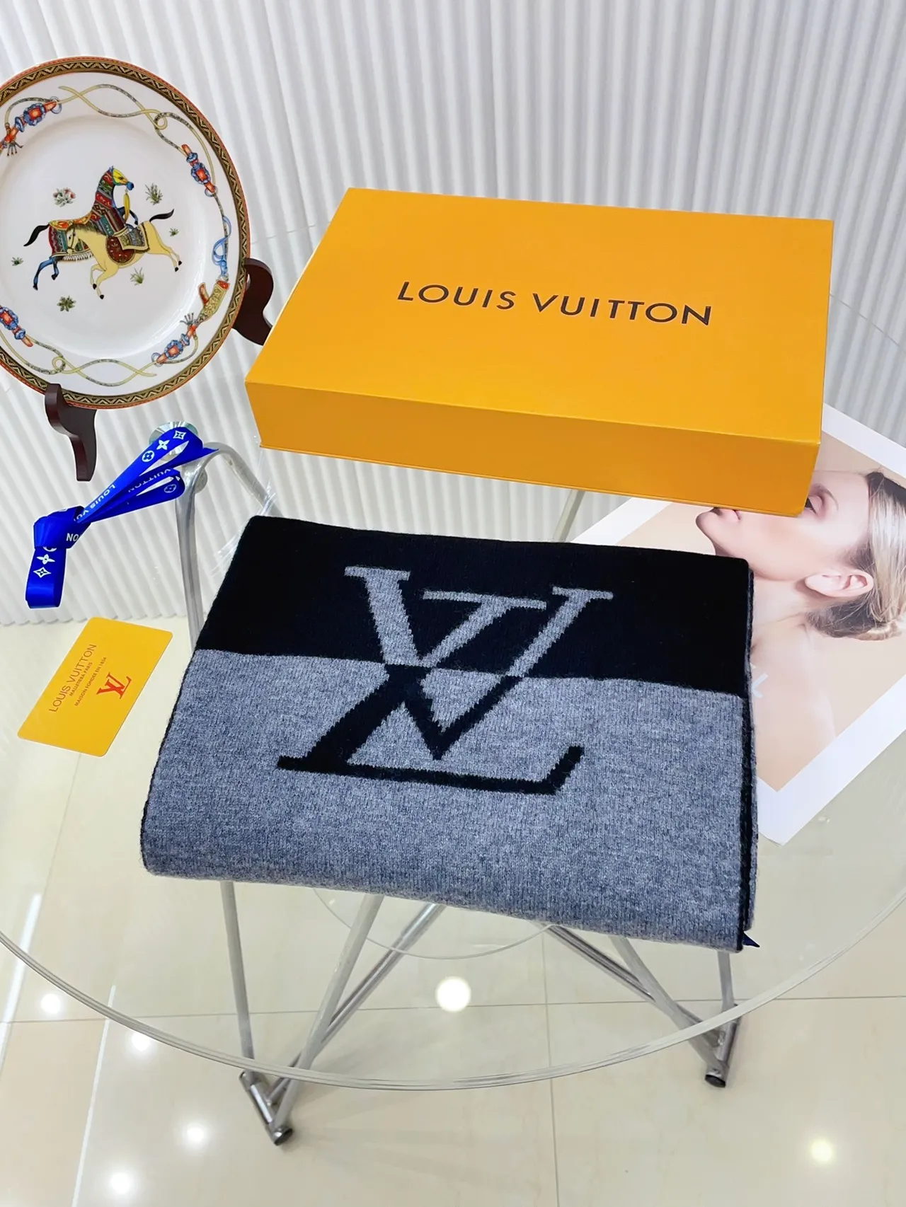 Louis Vuitton Monogram Knit Écharpe en Cachemire Navy et Gris 4