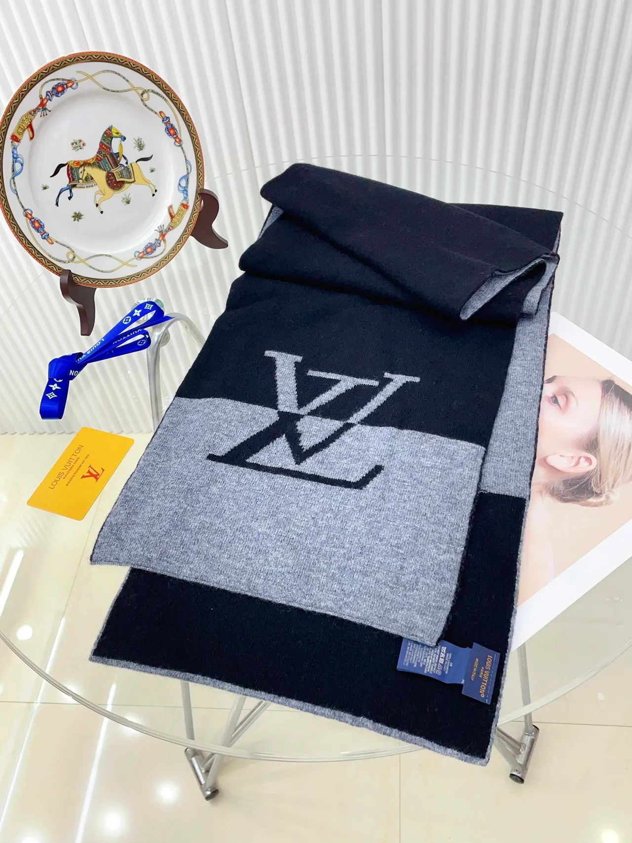 Louis Vuitton Monogram Knit Écharpe en Cachemire Navy et Gris 5