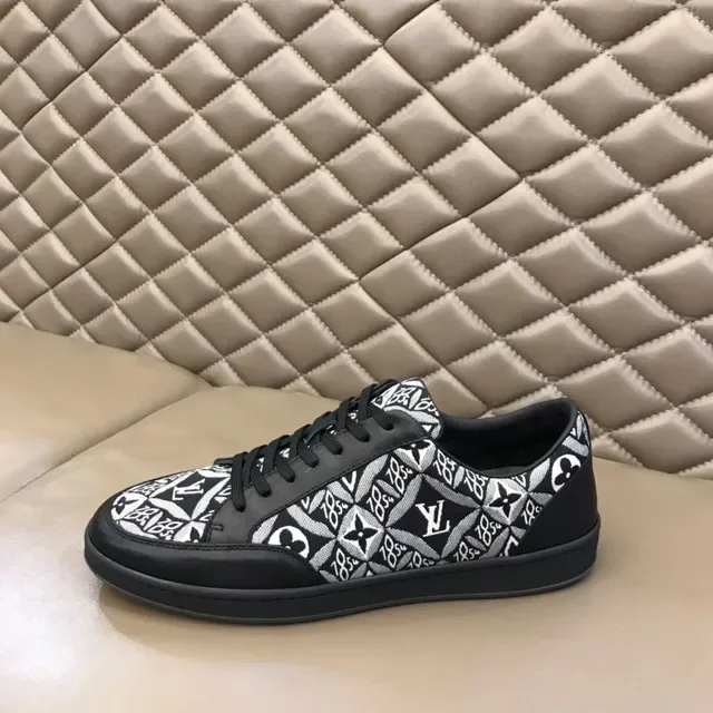 Louis Vuitton Monogram Print Noir Lifestyle Sneakers 5