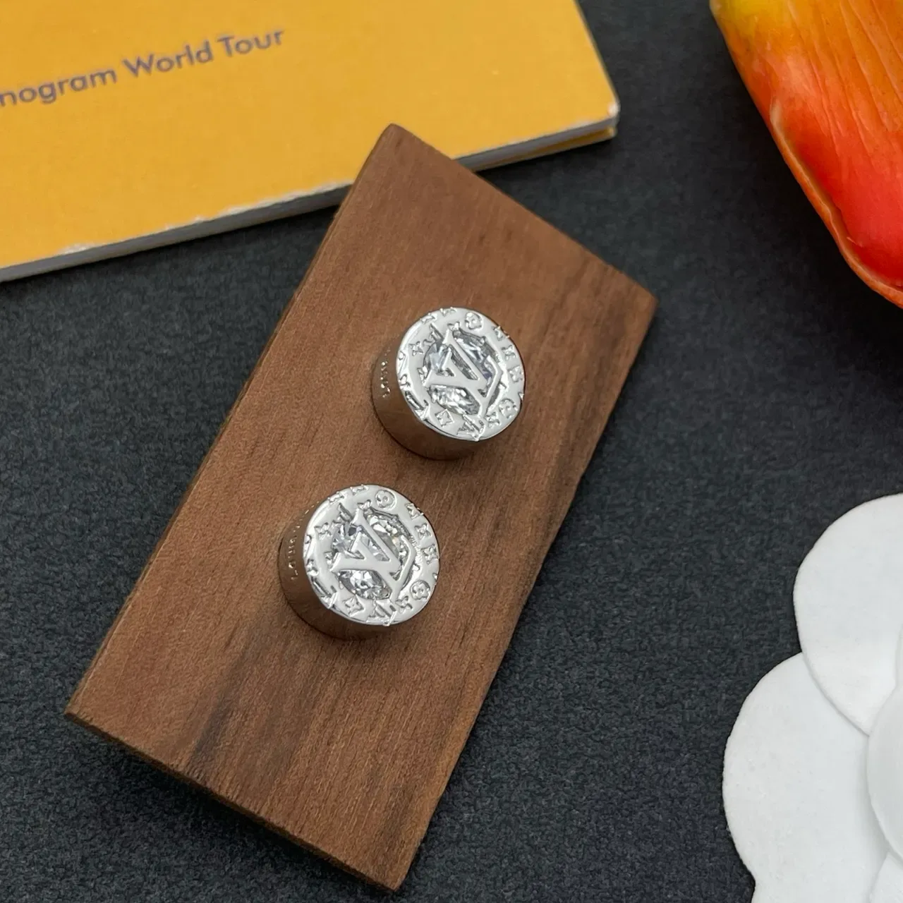 Louis Vuitton Monogram Stud Silver Transparent Circular Earrings 8
