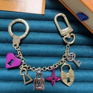 Louis Vuitton Mónogram Tour Mundial Plata Rosa Múltiples Colgantes Acentuado con Esmalte Joyería