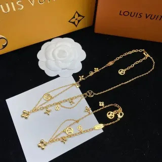 Louis Vuitton Multi-Strand LV Monogram Floral Charm नेकलेस