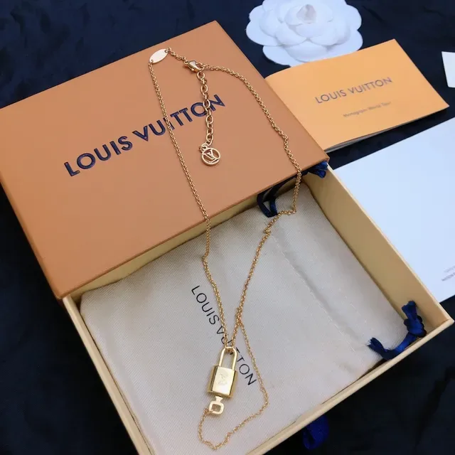 Louis Vuitton Padlock Pendant Gold-Tone Chain Necklace 7