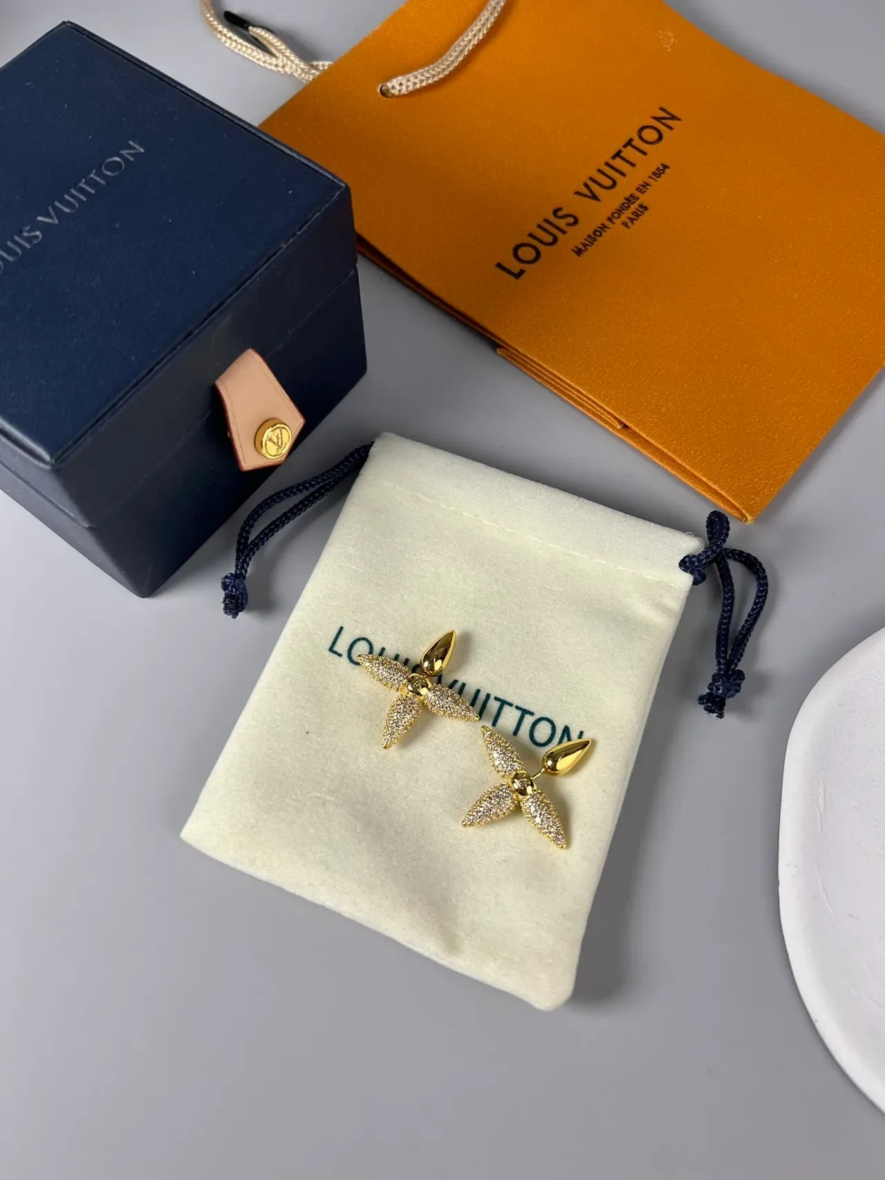 Louis Vuitton Pavé Crystal Petal Earrings 9