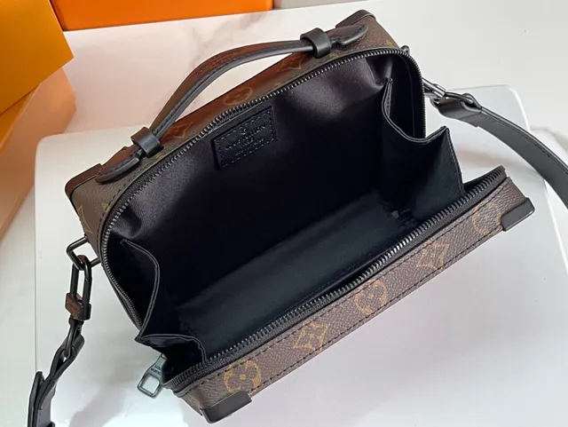 Louis Vuitton Petit Malle Monogram Sac Messager Marron et Noir 3
