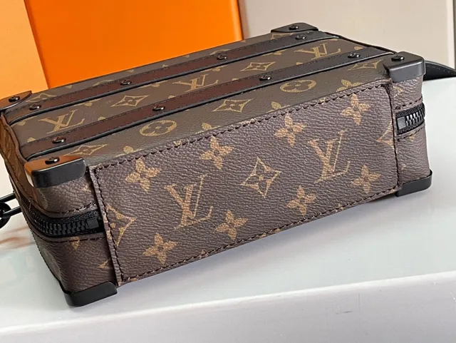 Louis Vuitton Petit Malle Monogram Sac Messager Marron et Noir 4