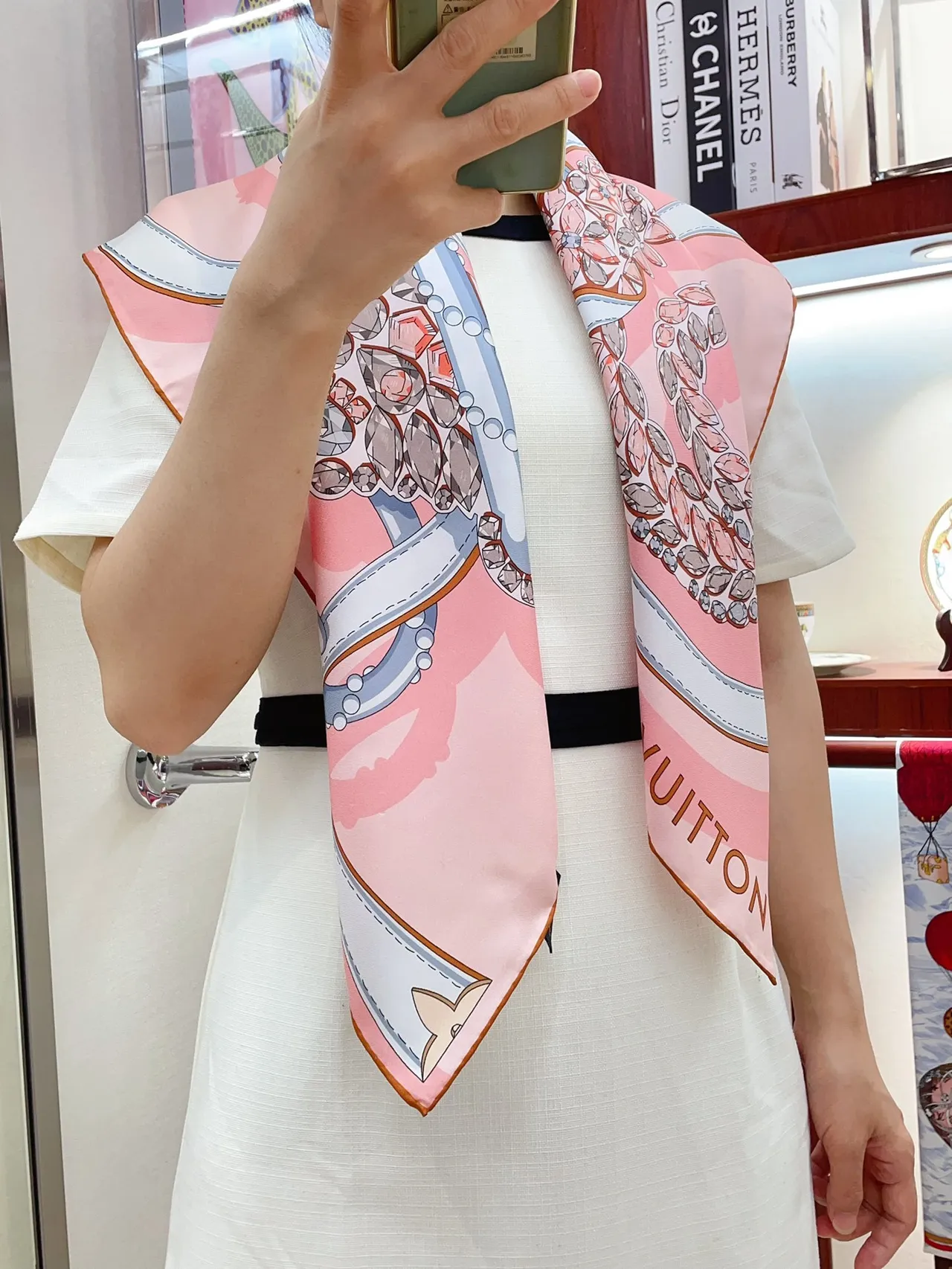 Louis Vuitton Lenço de seda estampado Floral-Gem 2