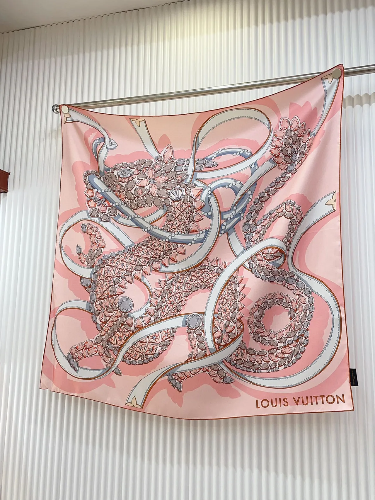 Louis Vuitton Lenço de seda estampado Floral-Gem 5