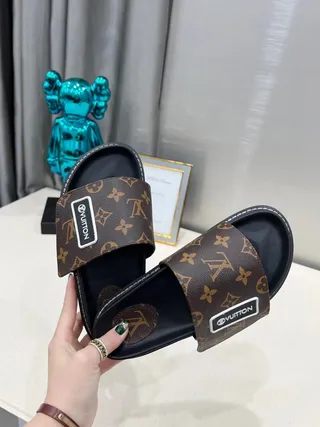 Louis Vuitton Run Away Monogram Canvas pantuflas negras marrón 2