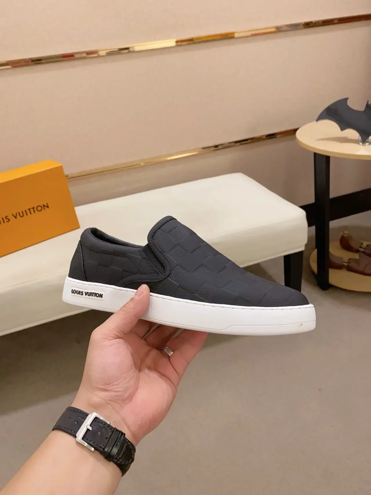 Louis Vuitton Run Away কোয়িল্টেড স্লিপ-অন লাইফস্টাইল স্নিকার 4