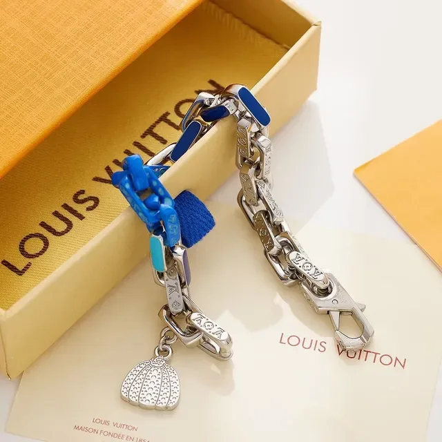Louis Vuitton Silver Blue Chunky Link Chain Monogram-Engraved Metal Bracelet 4