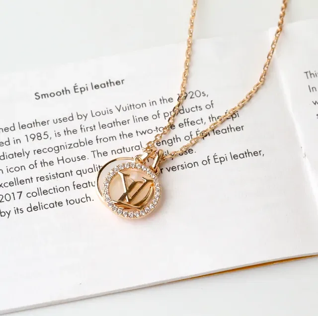 Louis Vuitton Silver Gold Circular Pendant Mother-of-Pearl Inlay Necklace 8