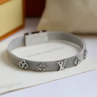 Louis Vuitton Pulseira de Malha Prateada com Motivos de Monograma