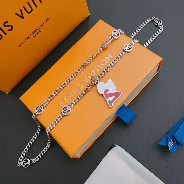 Louis Vuitton Silver Red Curb Chain Enamel Pendant Necklace 3
