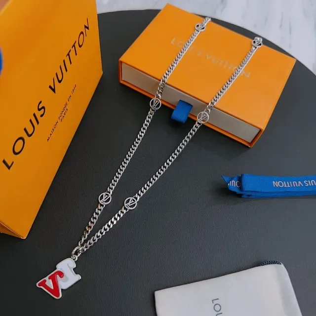 Louis Vuitton Silver Red Curb Chain Enamel Pendant Necklace 5