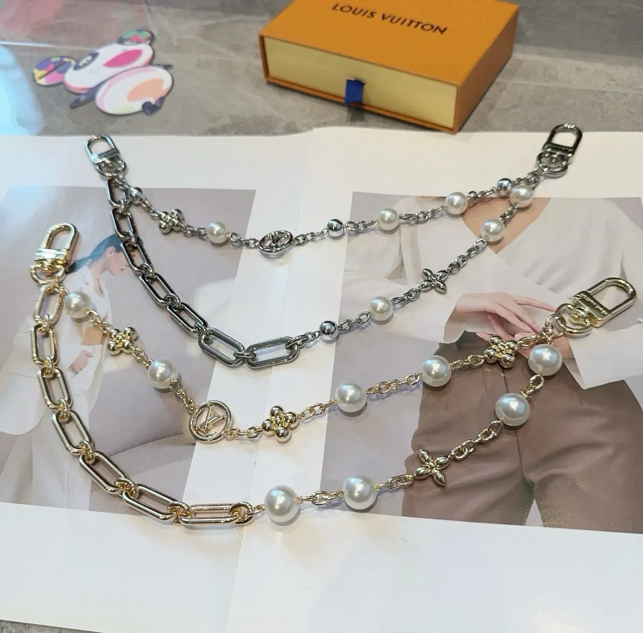 Louis Vuitton Silver White Link Chain Cultured Pearl Accents Necklace 2