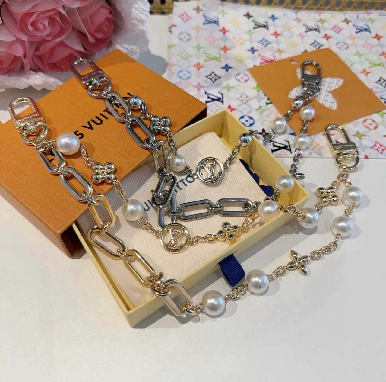 Louis Vuitton Silver White Link Chain Cultured Pearl Accents Necklace 3