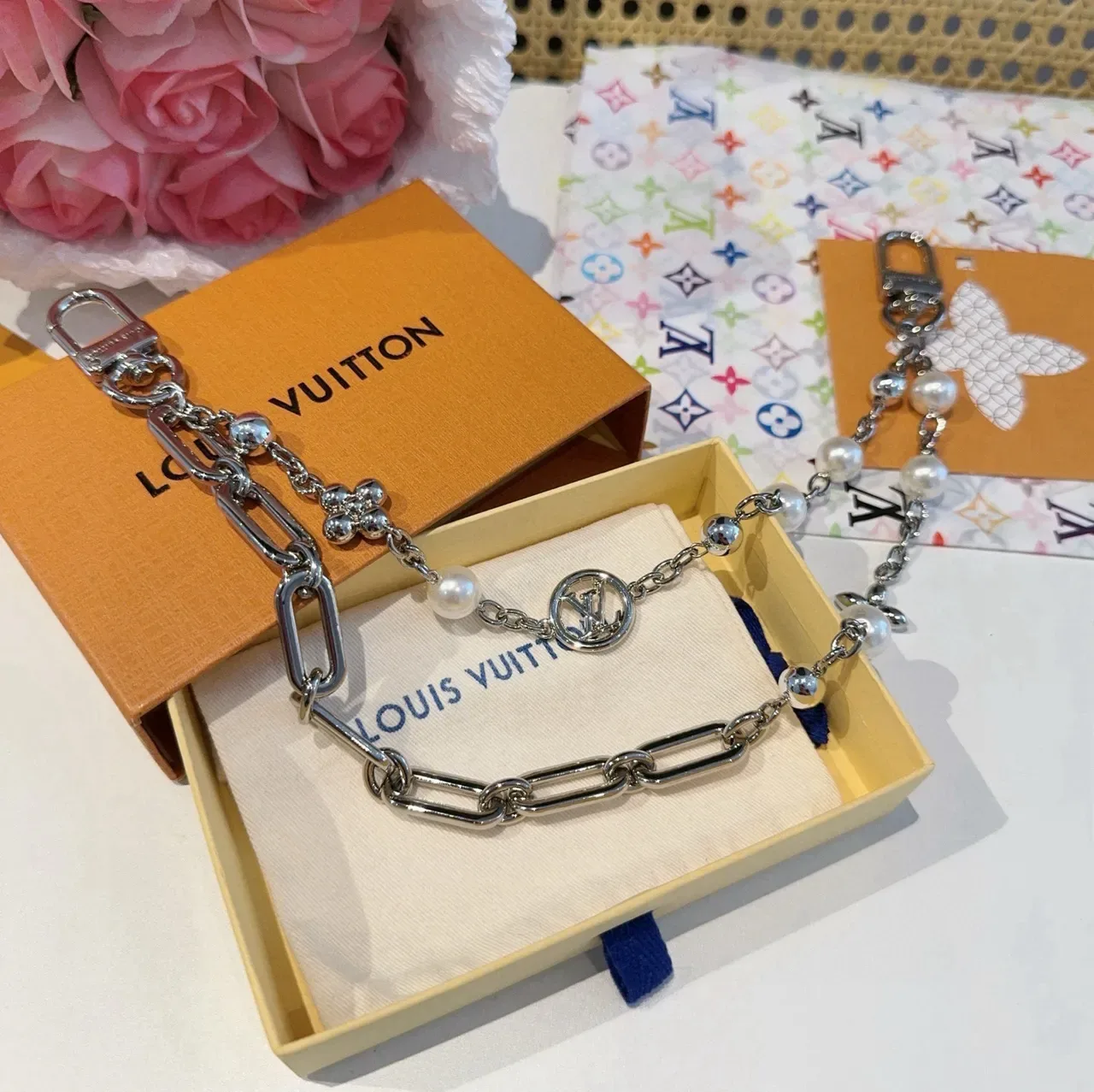 Louis Vuitton Silver White Link Chain Cultured Pearl Accents Necklace 8