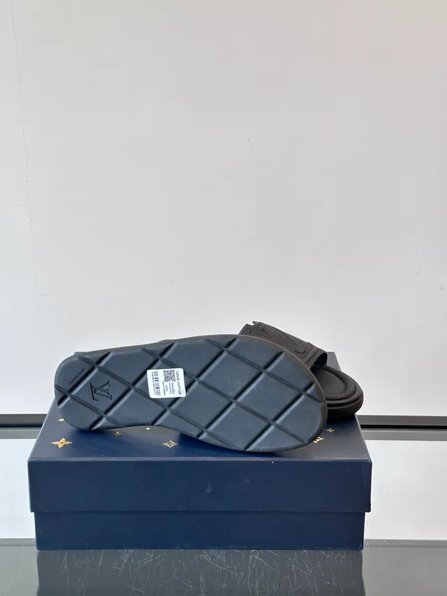 Louis Vuitton Slide Blue White Molded Rubber Sole Embossed Monogram Strap Slippers 5