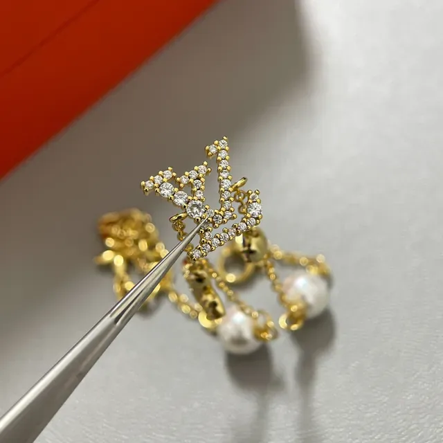Louis Vuitton Star & Monogram Crystal Pearl Bracelet 5