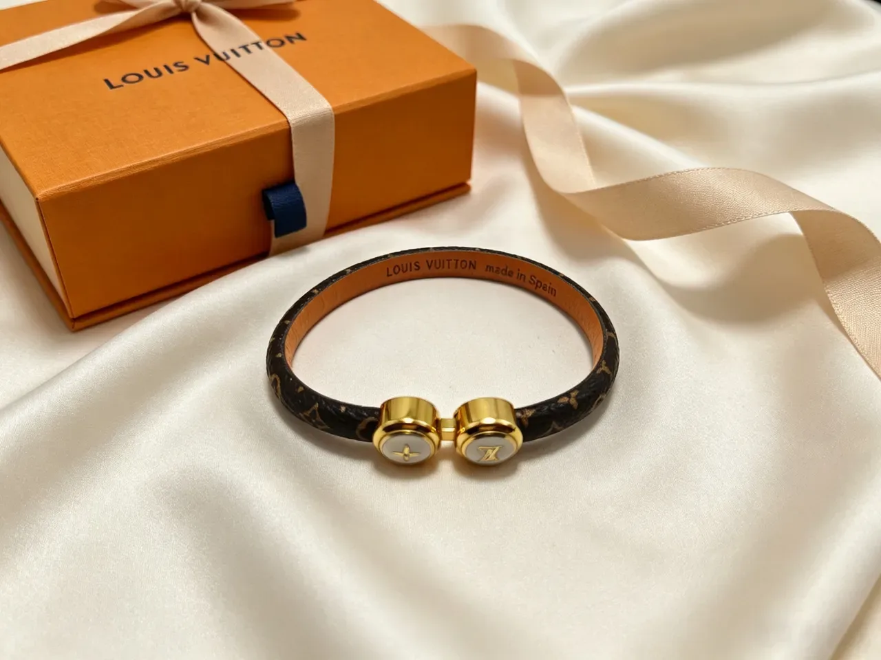 Louis Vuitton Twist Bracelet Black Monogram Leather Gold Tone Mother-of-Pearl Inlay Bracelet 5