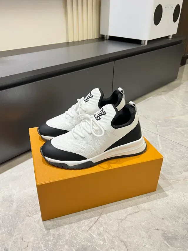 Louis Vuitton Blancs Noirs Upper Tricot Monogram Branding Lifestyle Sneakers 5
