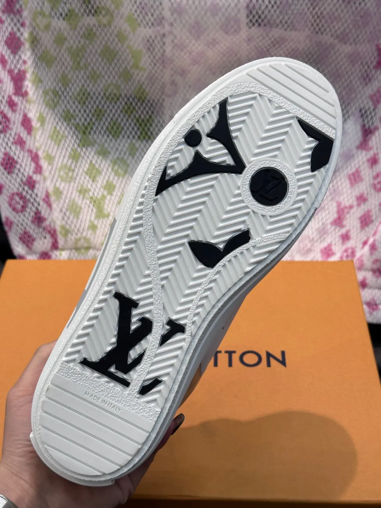 Louis Vuitton White Gray Low-Top Leather-and-Synthetic Upper Lifestyle Sneakers 10