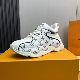 Louis Vuitton Tênis Lifestyle Branco e Cinza com Monograma em Lona de Bico Alto