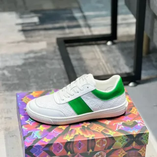 Louis Vuitton Zapatillas Lifestyle Blancas Verdes con Monograma Embossado de Cuero con Rayas Laterales