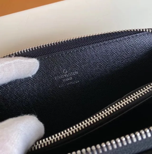 Carteira Louis Vuitton Zippy de couro Saffiano preta longa 2