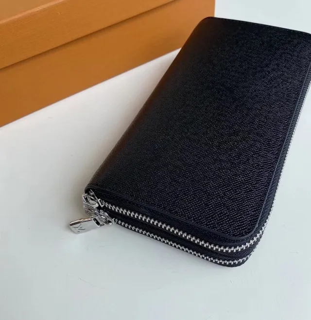 Carteira Louis Vuitton Zippy de couro Saffiano preta longa 8