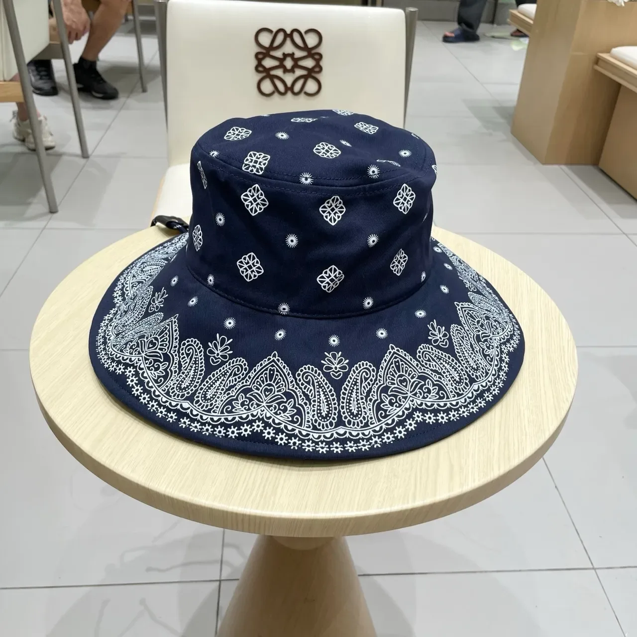 Miu Miu Bandana-Print Navy Bucket Hat 8