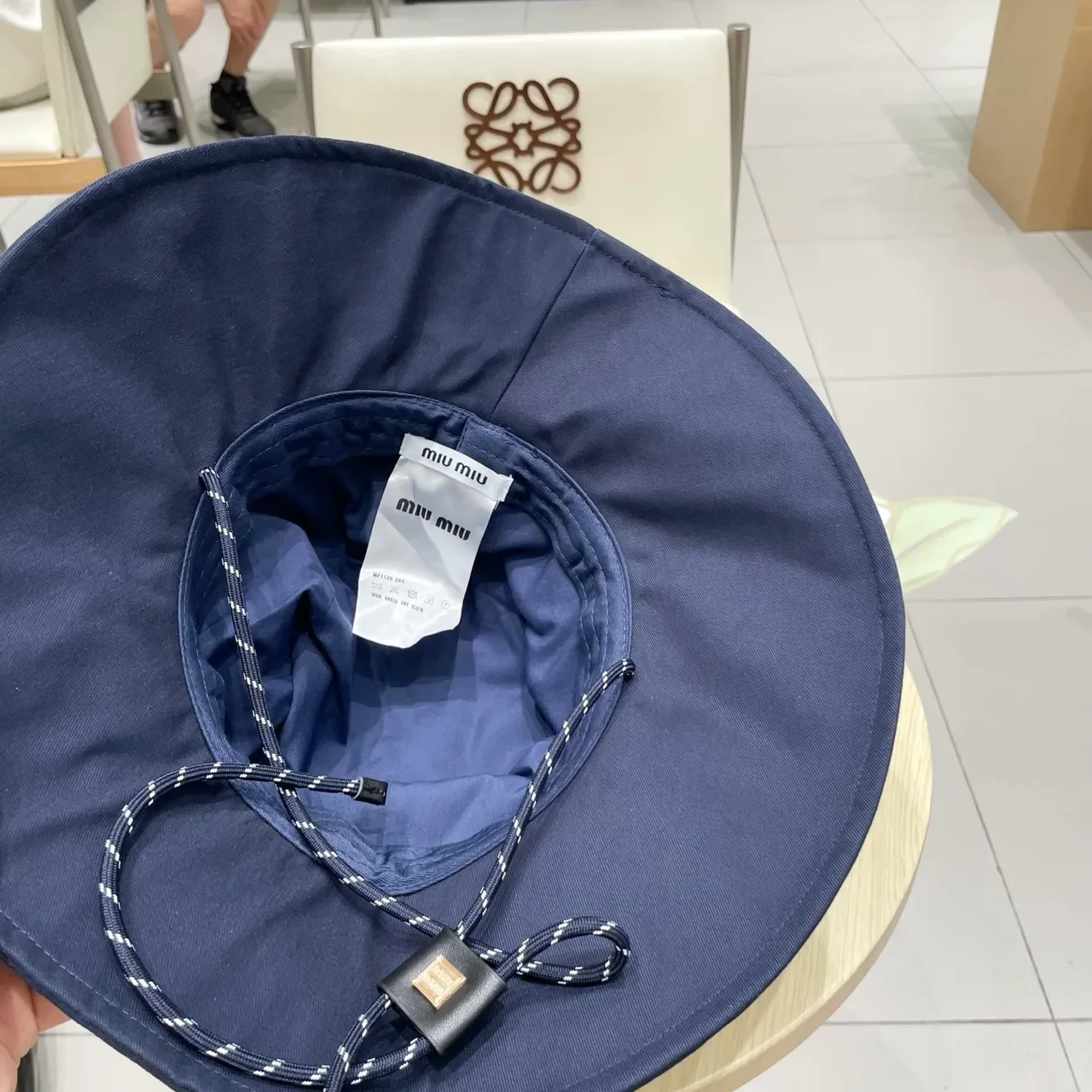 Miu Miu Bandana-Print Navy Bucket Hat 10