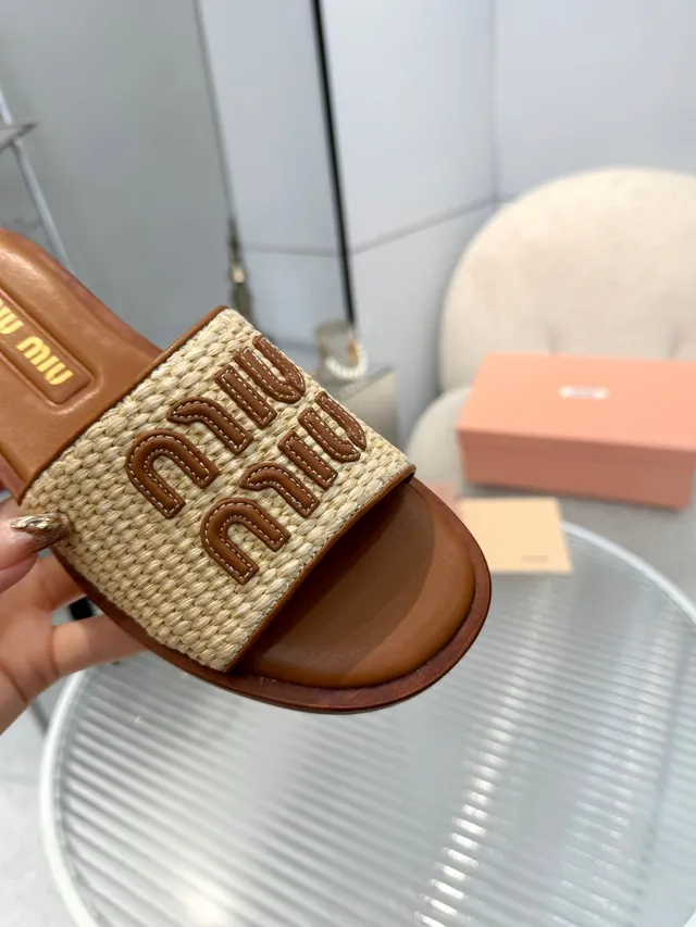 Miu Miu Preto Bege Cinta Trançada Logo Embossado Chinelos 3