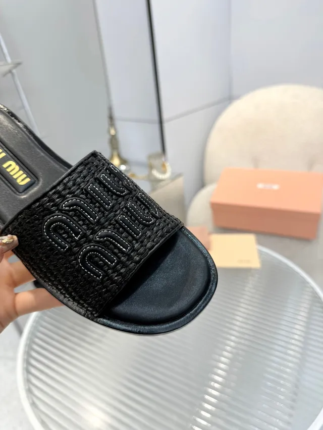 Miu Miu Preto Bege Cinta Trançada Logo Embossado Chinelos 5