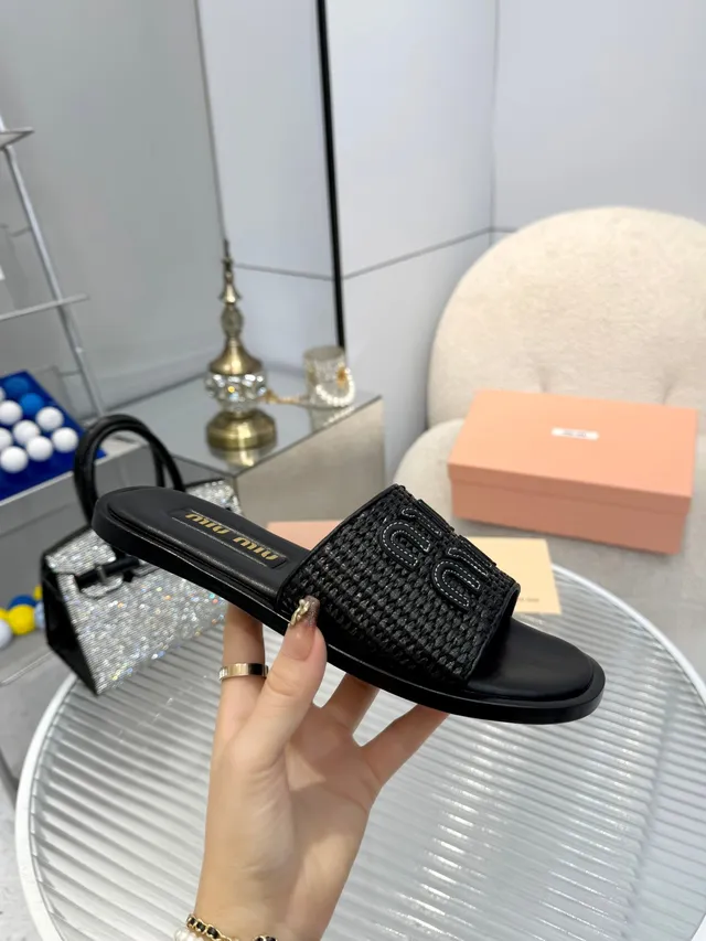 Miu Miu Preto Bege Cinta Trançada Logo Embossado Chinelos 7