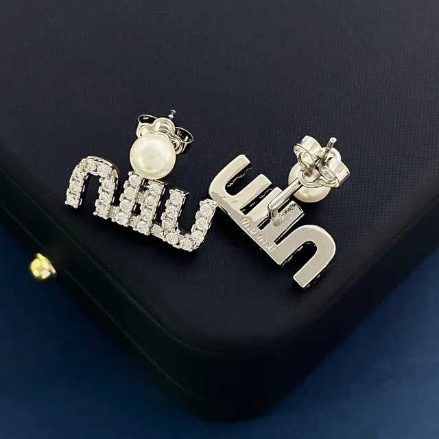 Miu Miu Logo perles Pavé boucles d'oreilles 8