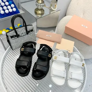 Miu Miu Wander Logo-Plaque plataforma cuero casual sandalias