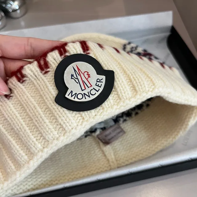 Moncler Beige Navy Fair Isle Knit Pattern Ribbed Fold-Over Cuff Beanie 5