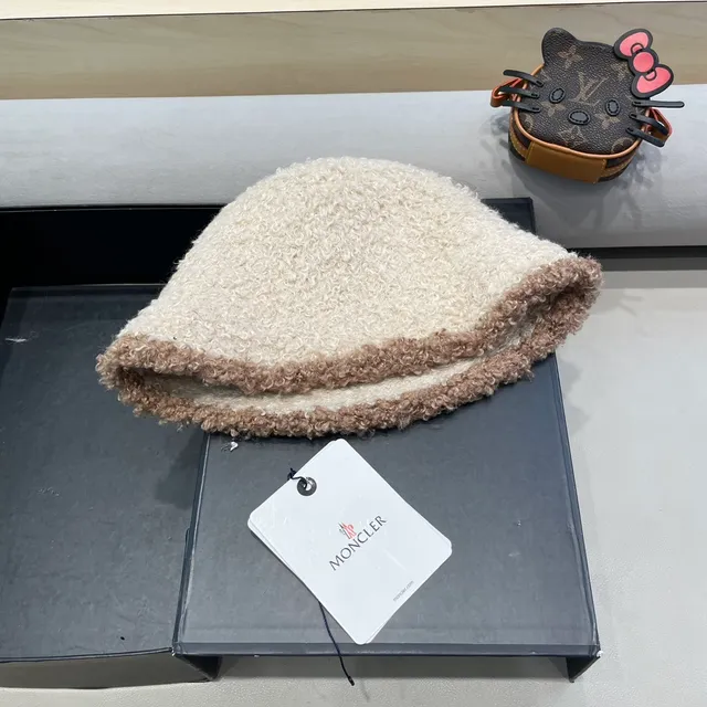 Moncler 双色调卷曲纤维桶帽 3